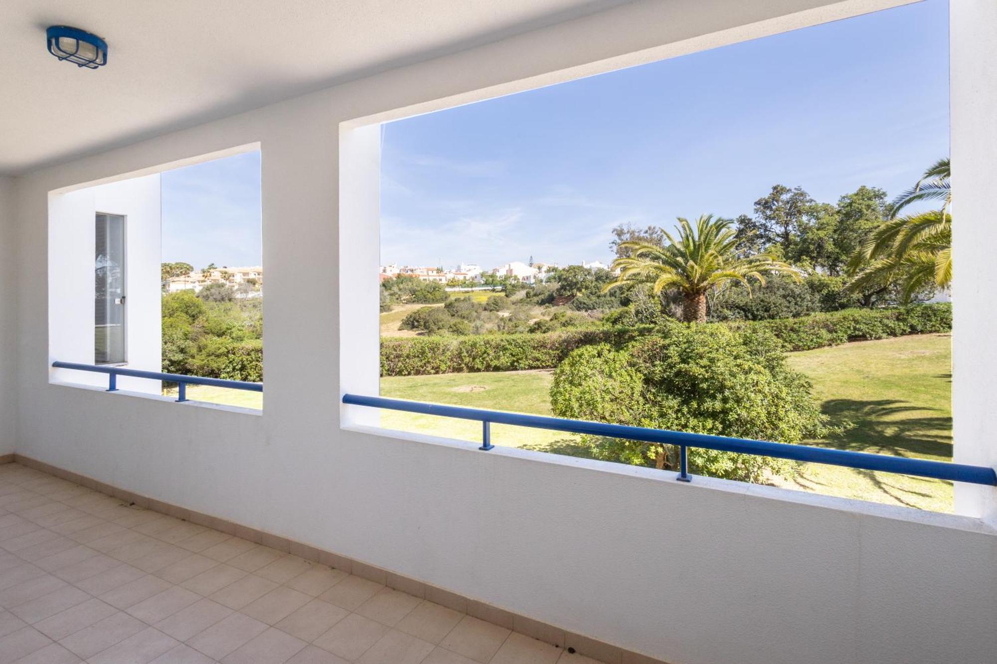 Apartment Casa Morango - Senhora Da Rocha, Algarve Porches (Algarve)